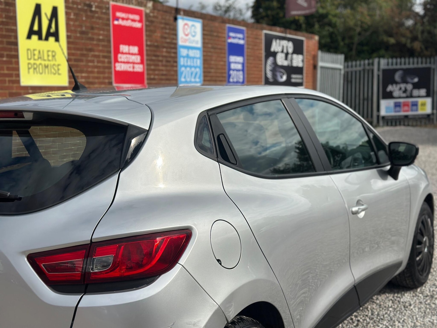 Used Renault Clio 2014 for sale - 76989131: Photo 18