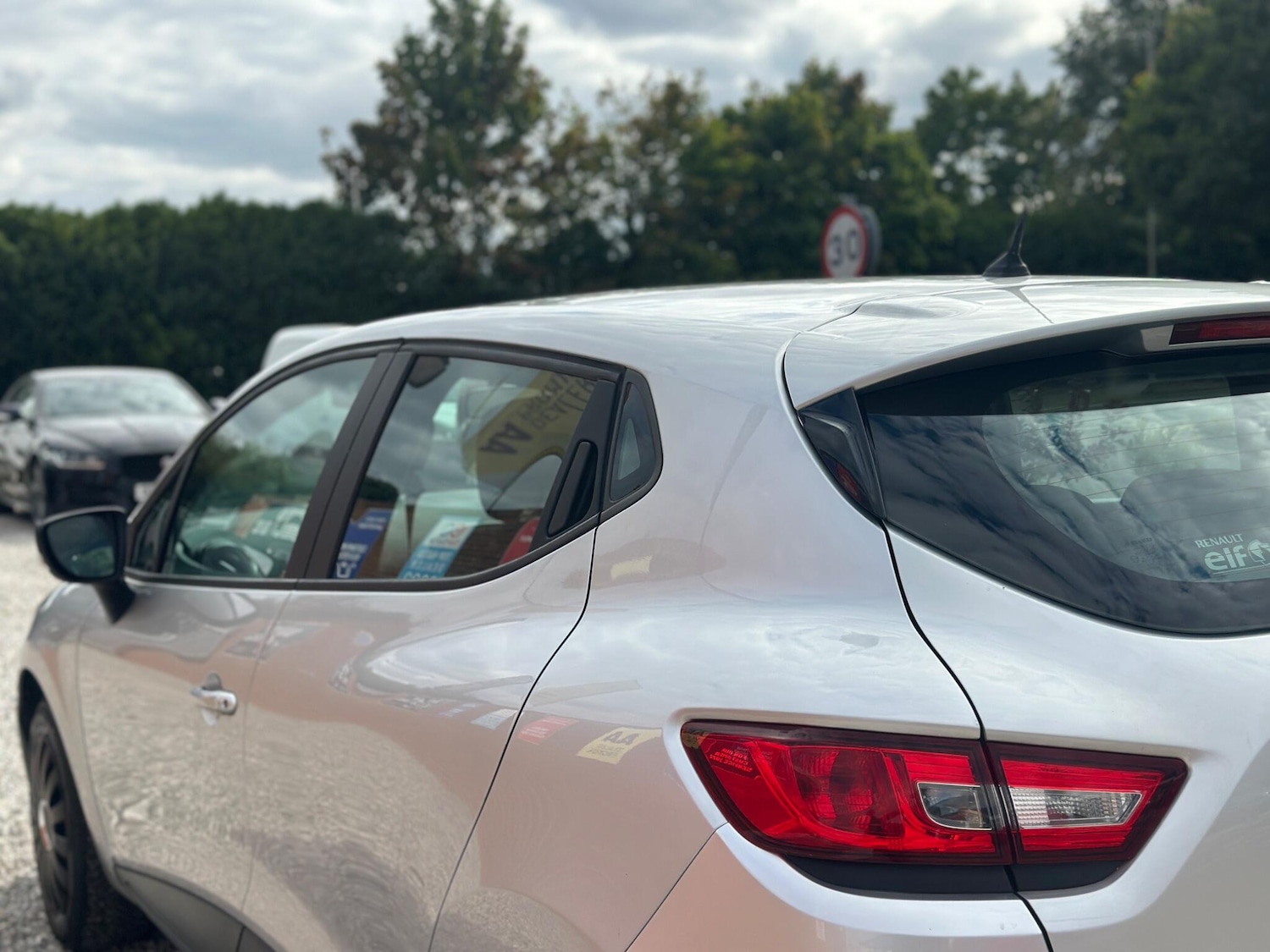 Used Renault Clio 2014 for sale - 76989131: Photo 21