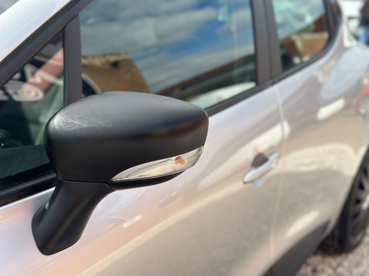 Used Renault Clio 2014 for sale - 76989131: Photo 31