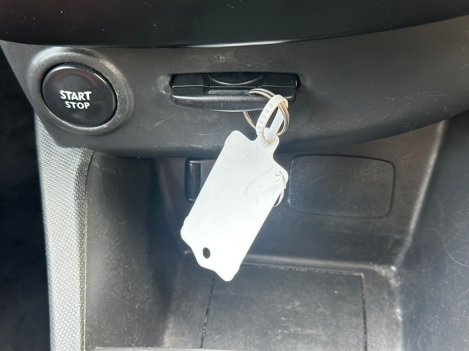 Used Renault Clio 2014 for sale - 76989131: Photo 48