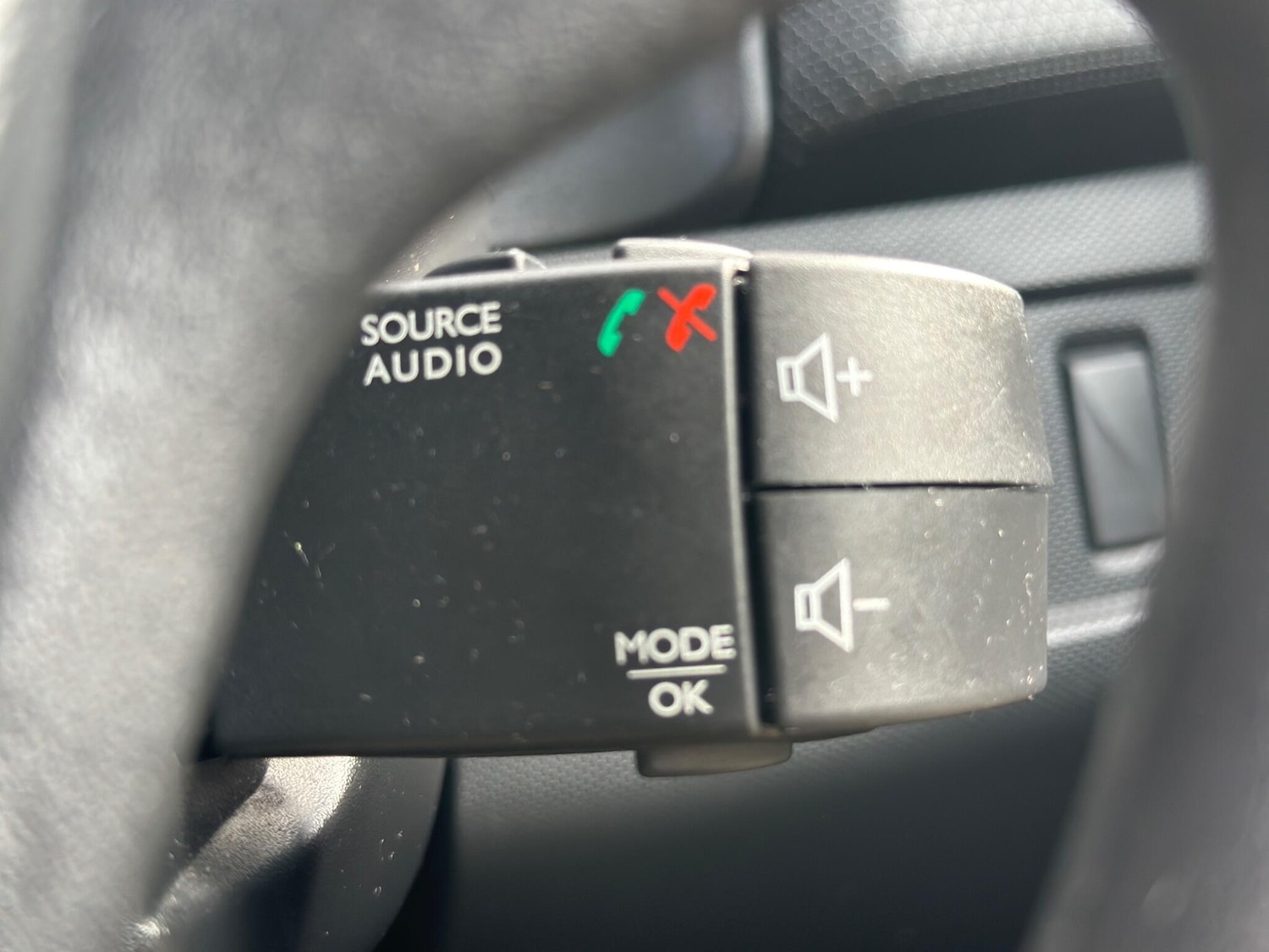 Used Renault Clio 2014 for sale - 76989131: Photo 49