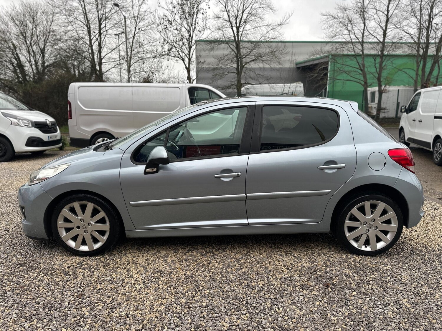 Used Peugeot 207 2012 for sale - 77523658: Photo 18