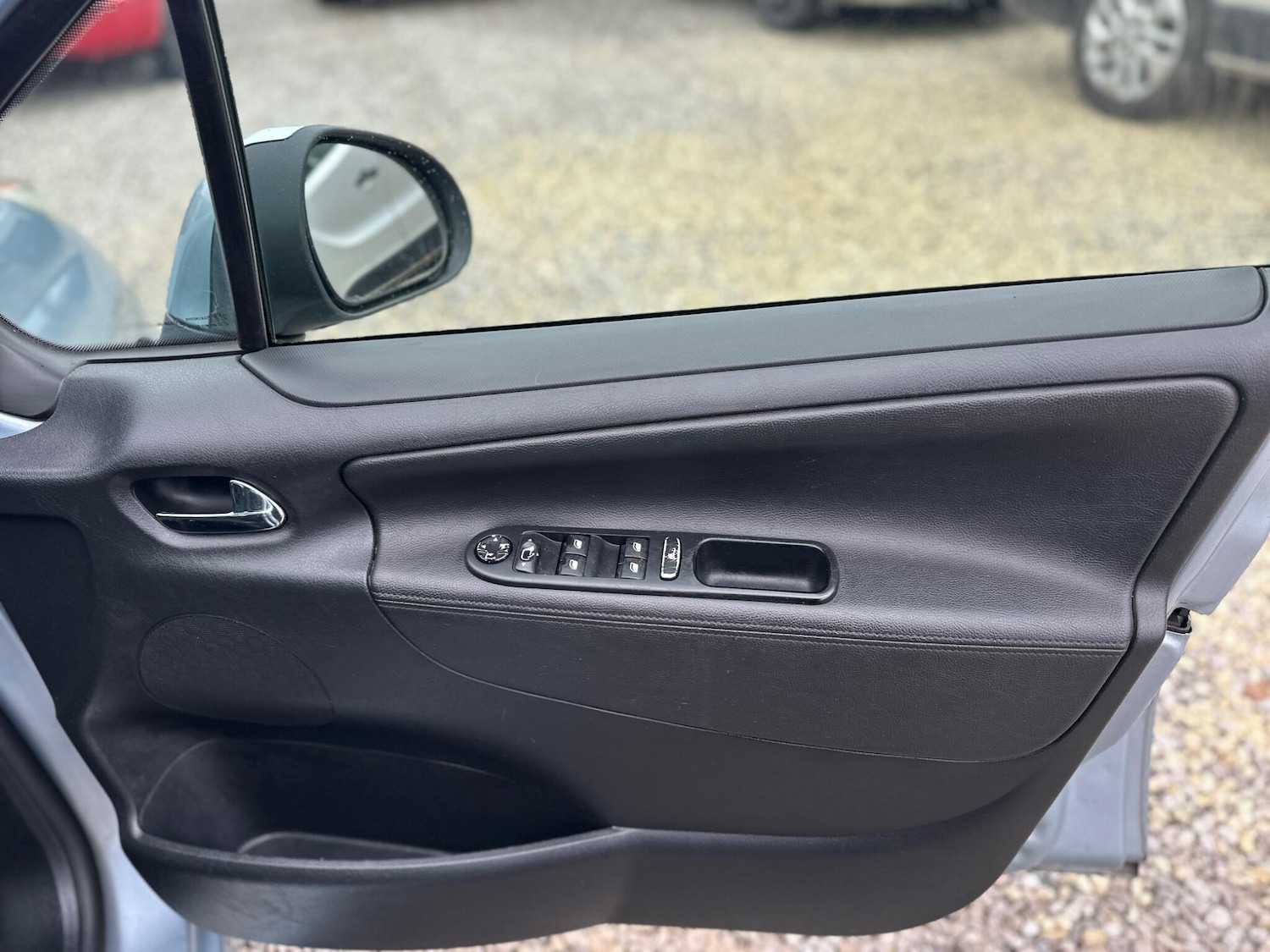 Used Peugeot 207 2012 for sale - 77523658: Photo 31