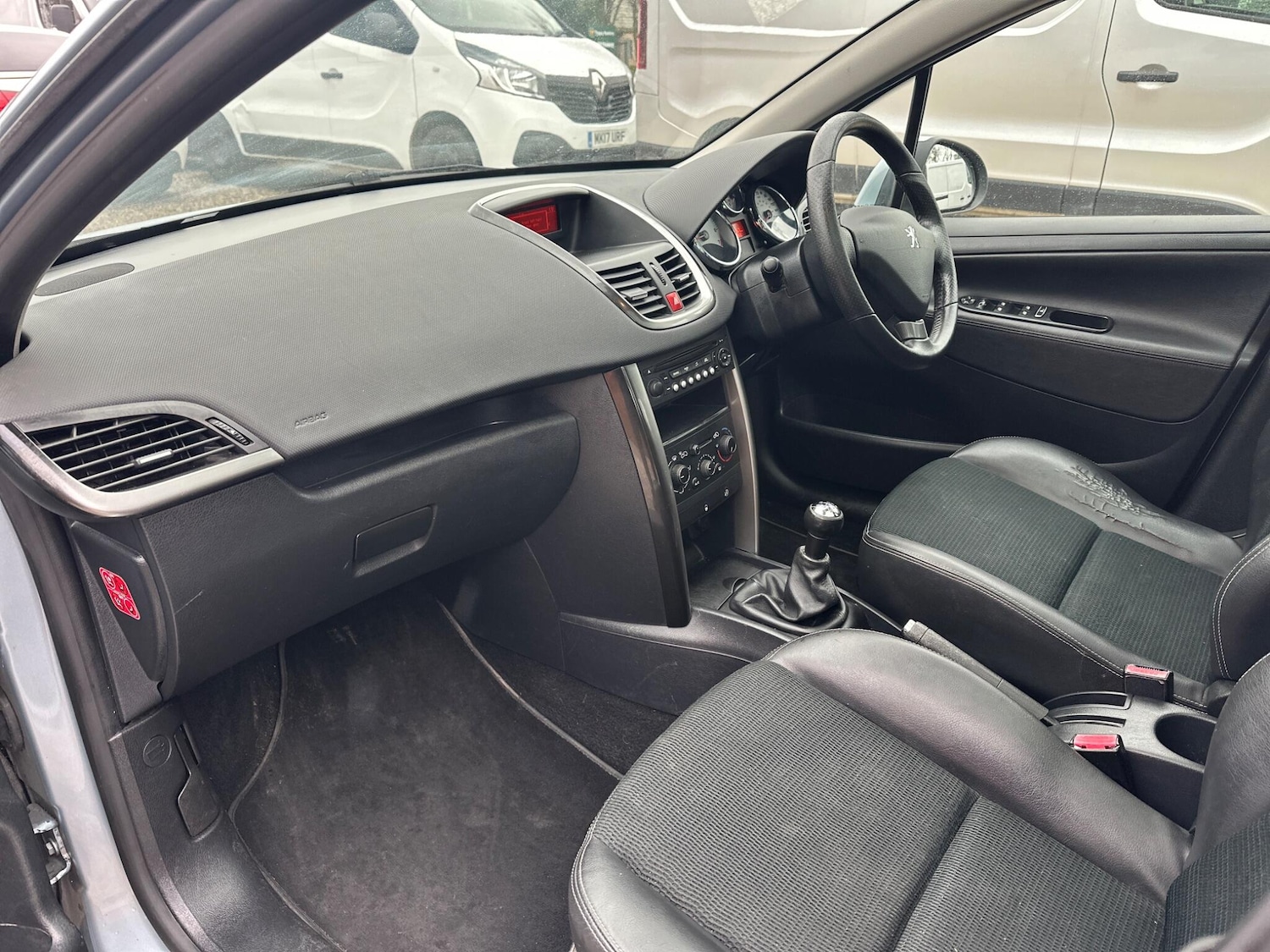 Used Peugeot 207 2012 for sale - 77523658: Photo 41