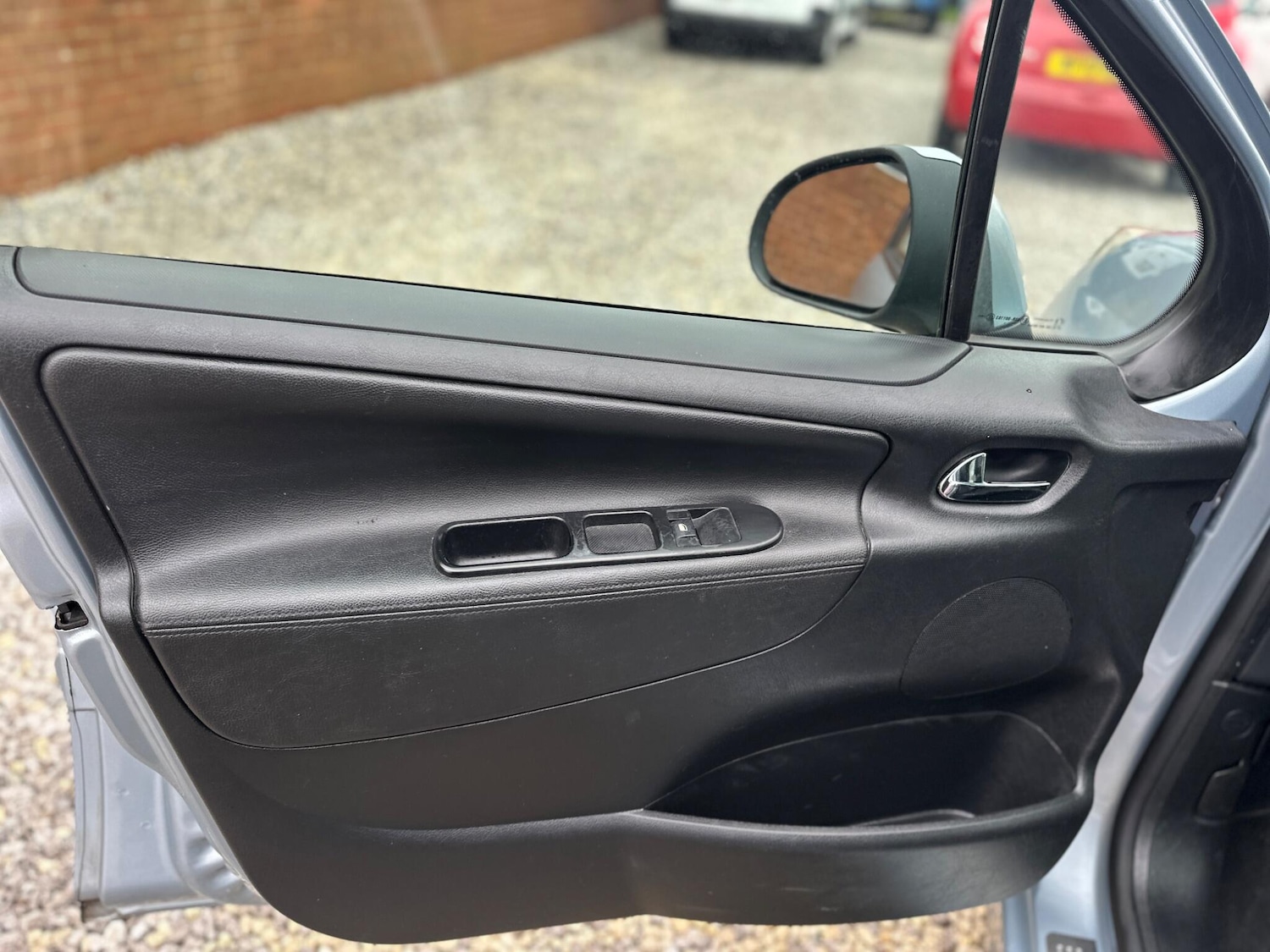 Used Peugeot 207 2012 for sale - 77523658: Photo 42