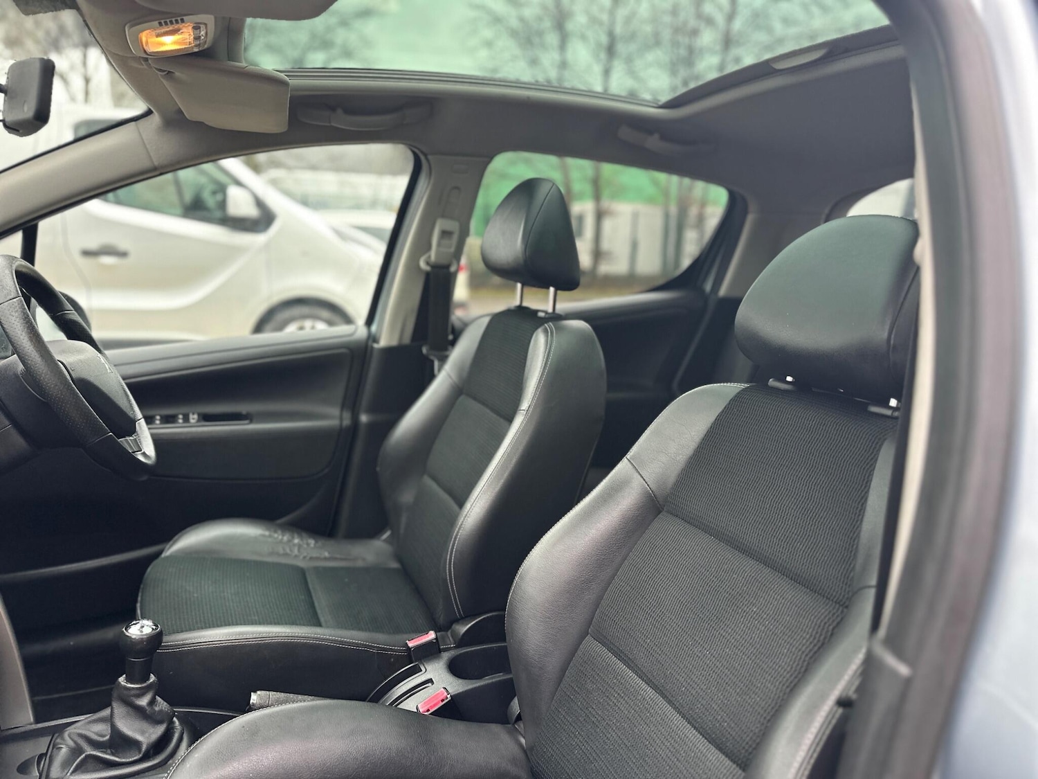 Used Peugeot 207 2012 for sale - 77523658: Photo 8