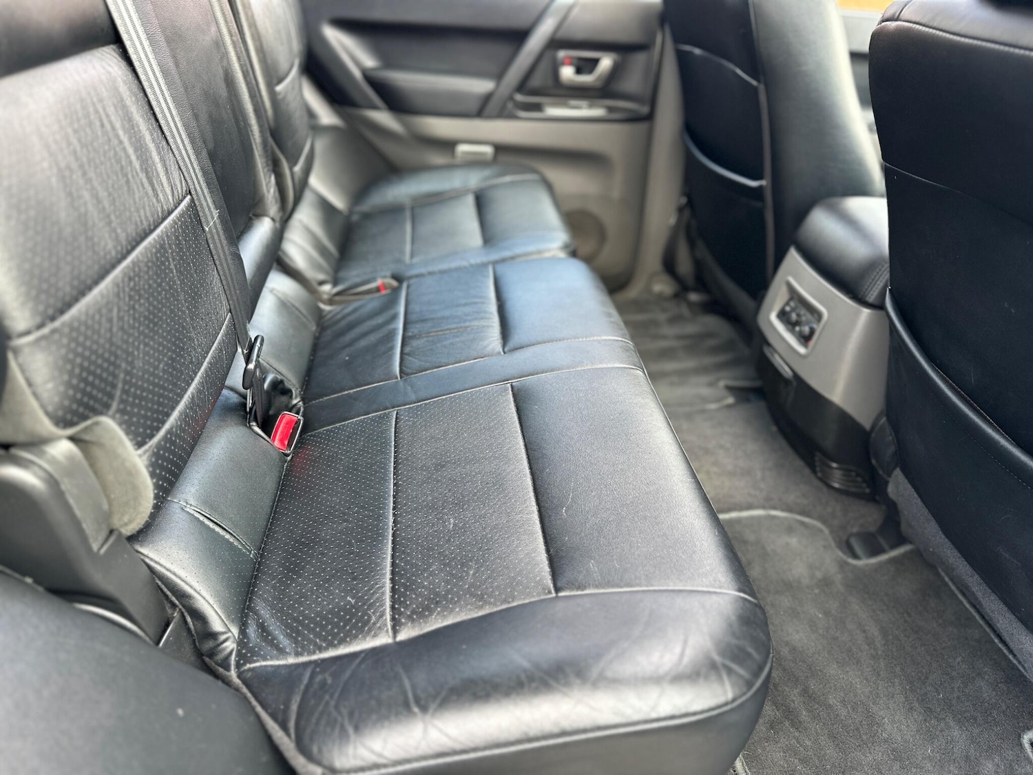 Used Mitsubishi Shogun 2005 for sale - 77440128: Photo 25