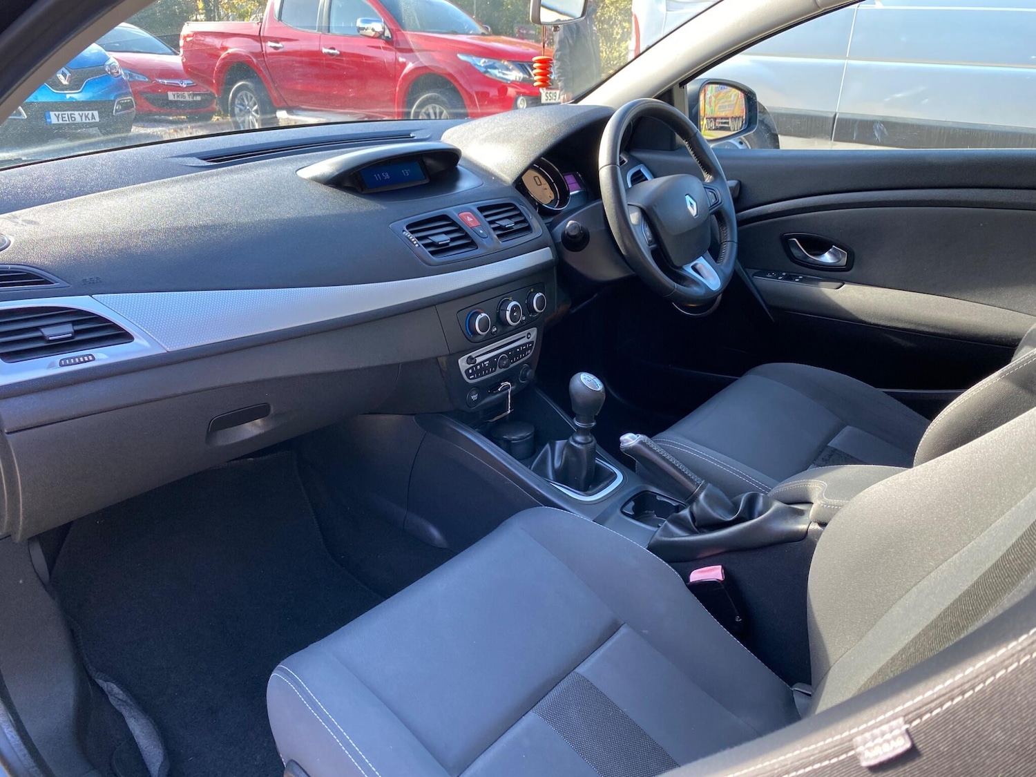 Used Renault Megane 2010 for sale - 76370722: Photo 17