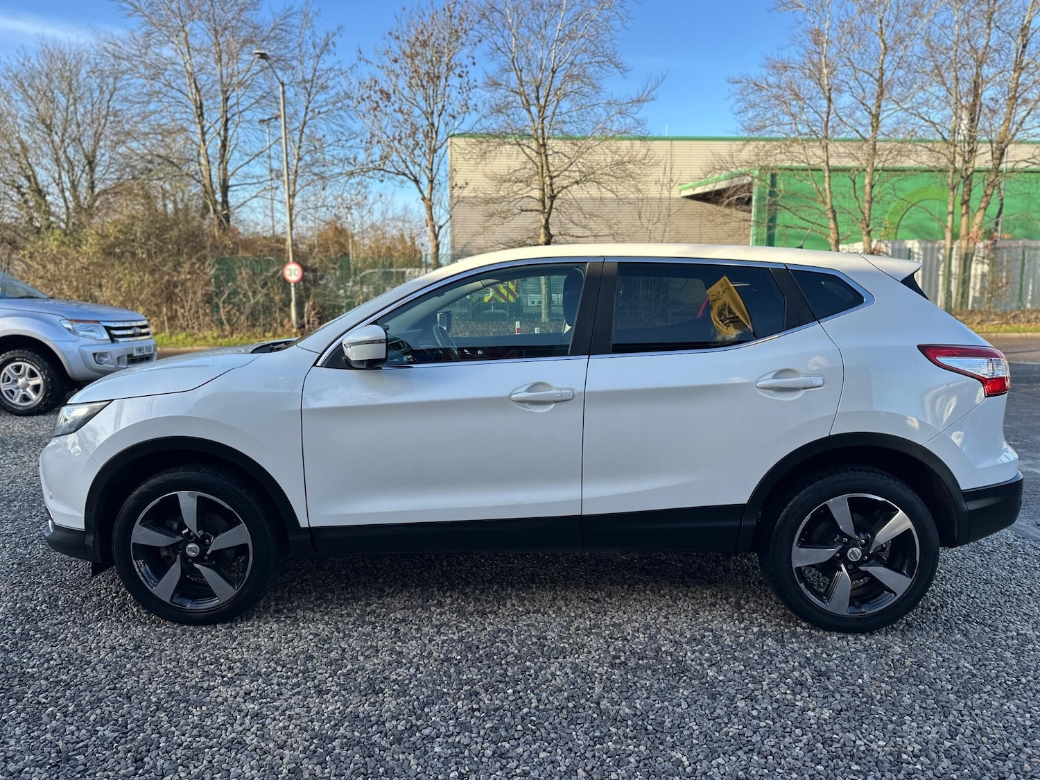 Used Nissan Qashqai 2015 for sale - 77120023: Photo 18