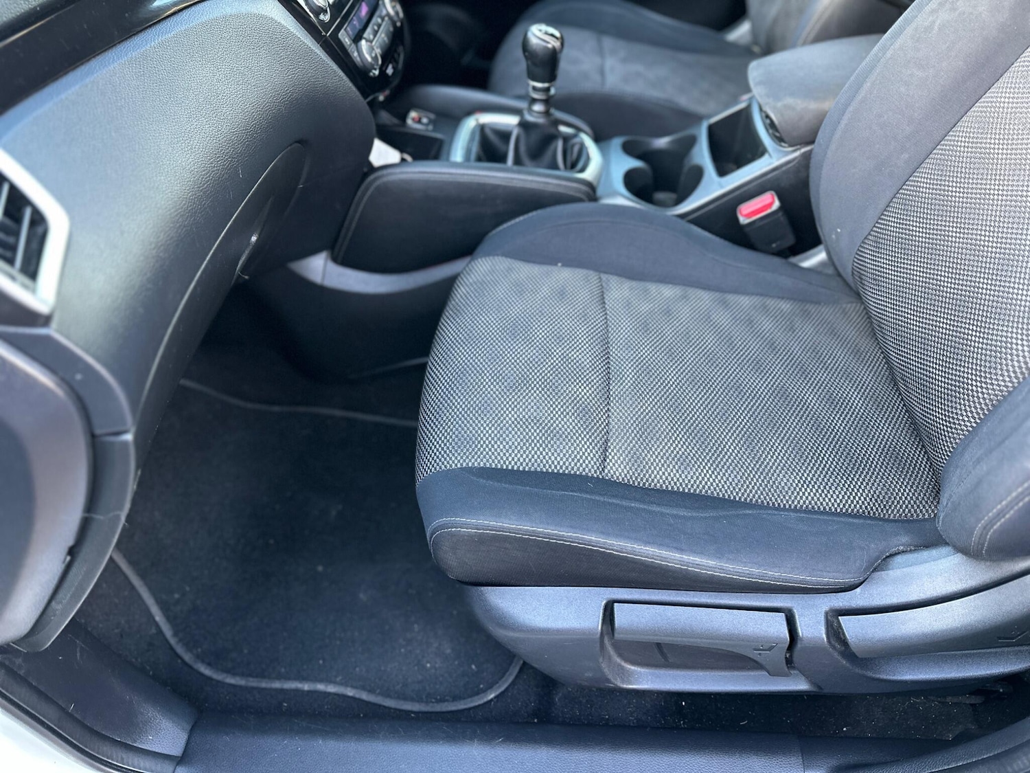 Used Nissan Qashqai 2015 for sale - 77120023: Photo 38