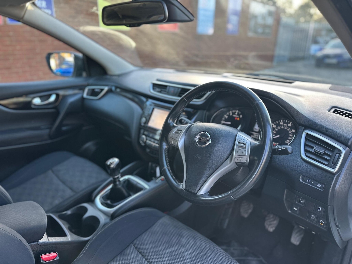 Used Nissan Qashqai 2015 for sale - 77120023: Photo 6