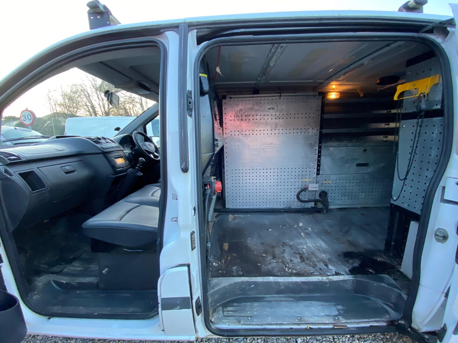 Used Mercedes-Benz Vito 2015 for sale - 77808196: Photo 13