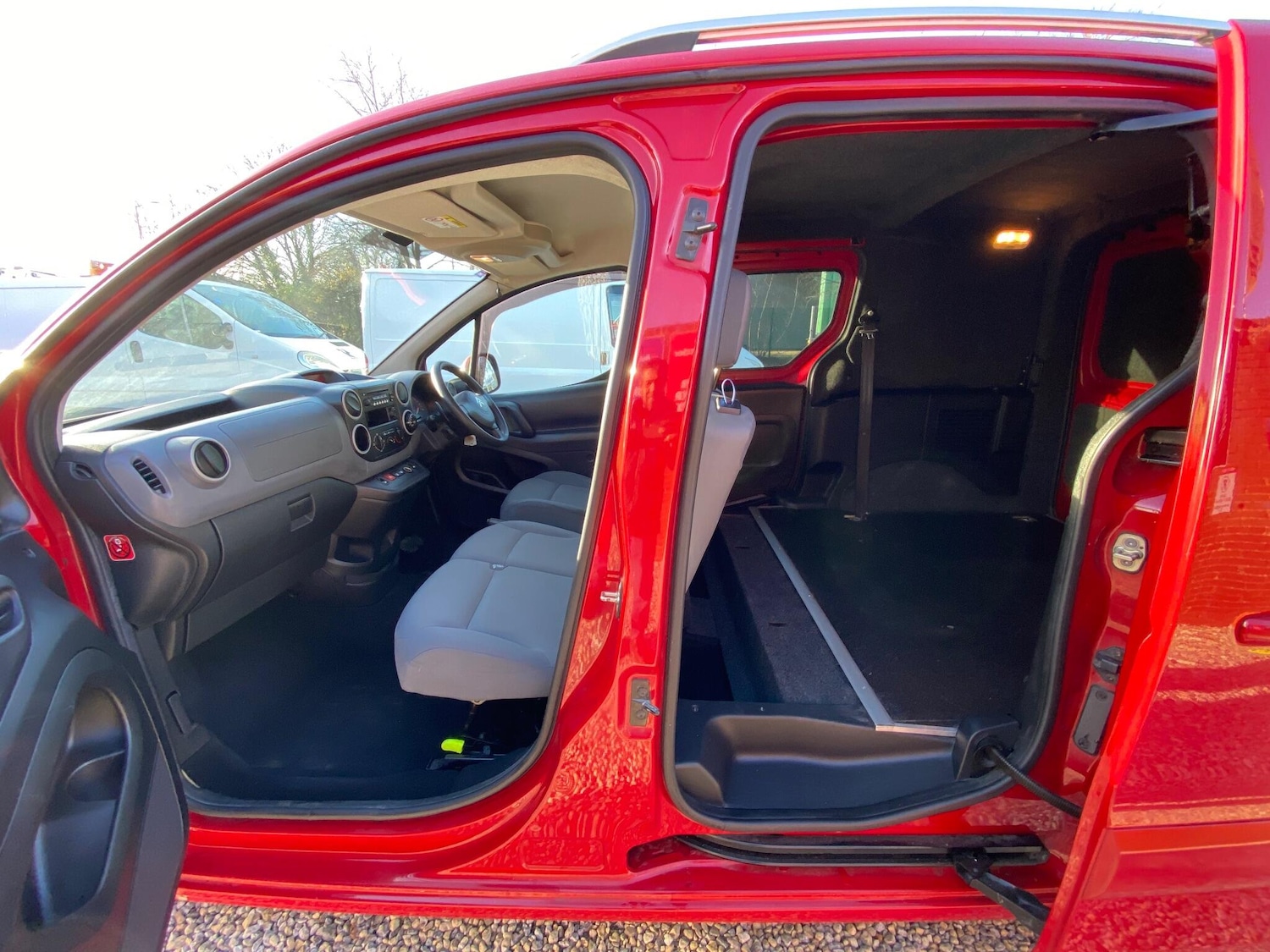 Used Citroen Berlingo 2014 for sale - 76899424: Photo 15