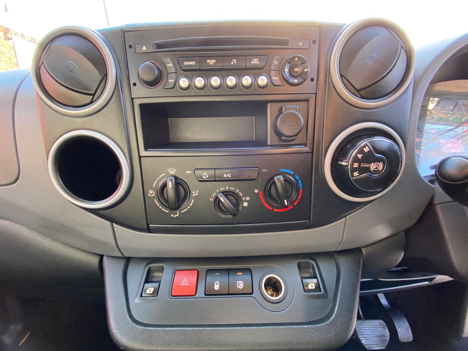 Used Citroen Berlingo 2014 for sale - 76899424: Photo 34