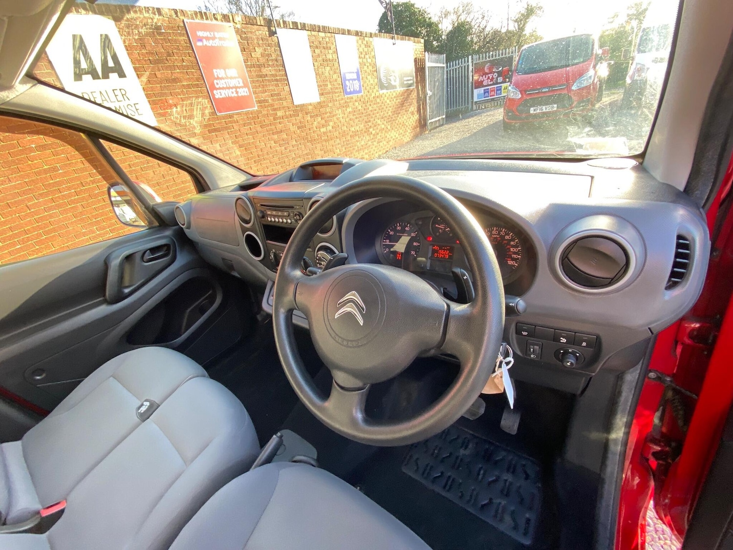 Used Citroen Berlingo 2014 for sale - 76899424: Photo 8