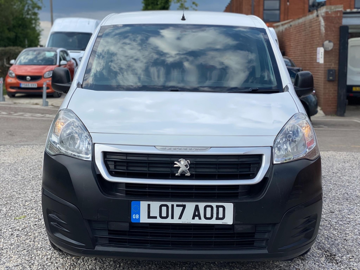 Used Peugeot Partner 2017 for sale - 76994412: Photo 11