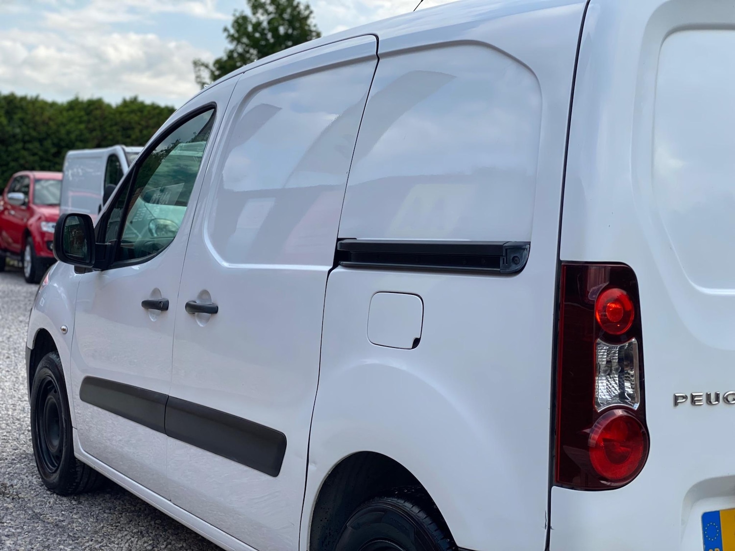 Used Peugeot Partner 2017 for sale - 76994412: Photo 18