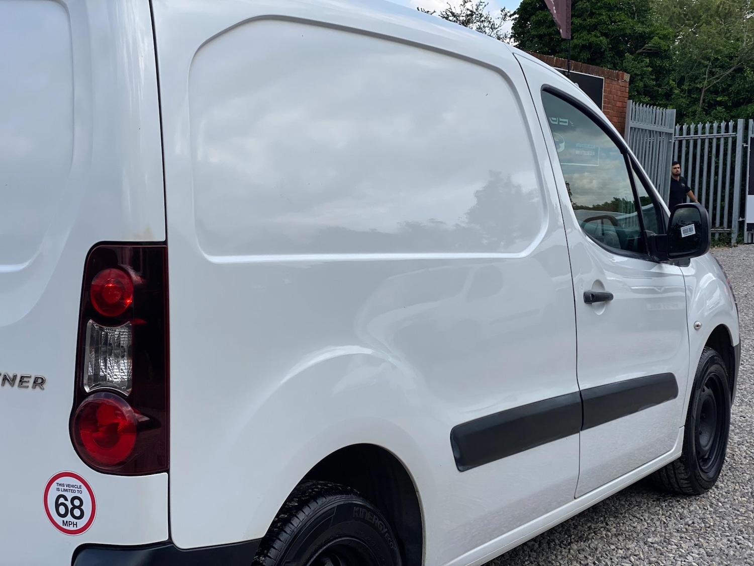 Used Peugeot Partner 2017 for sale - 76994412: Photo 20