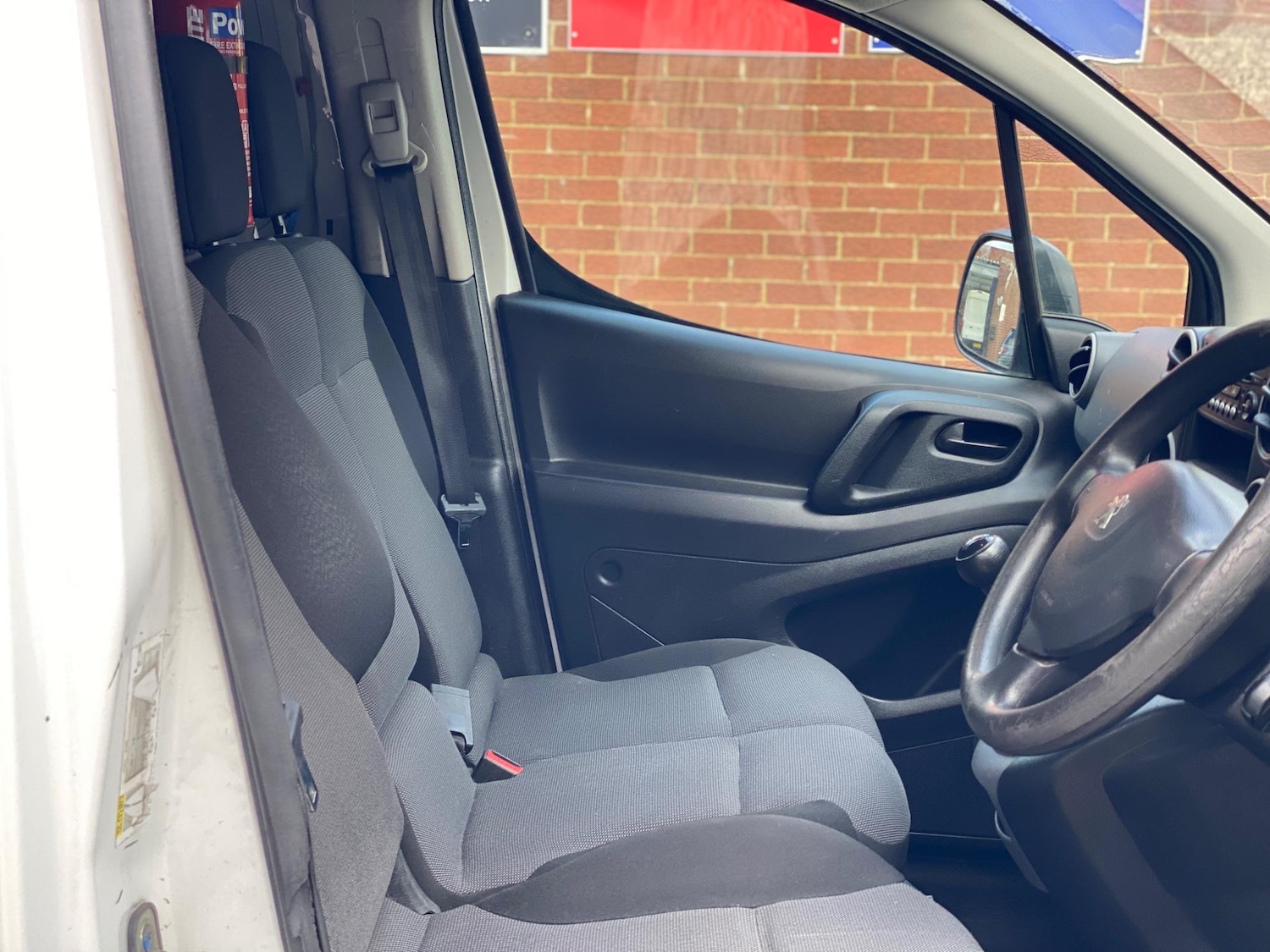 Used Peugeot Partner 2017 for sale - 76994412: Photo 24