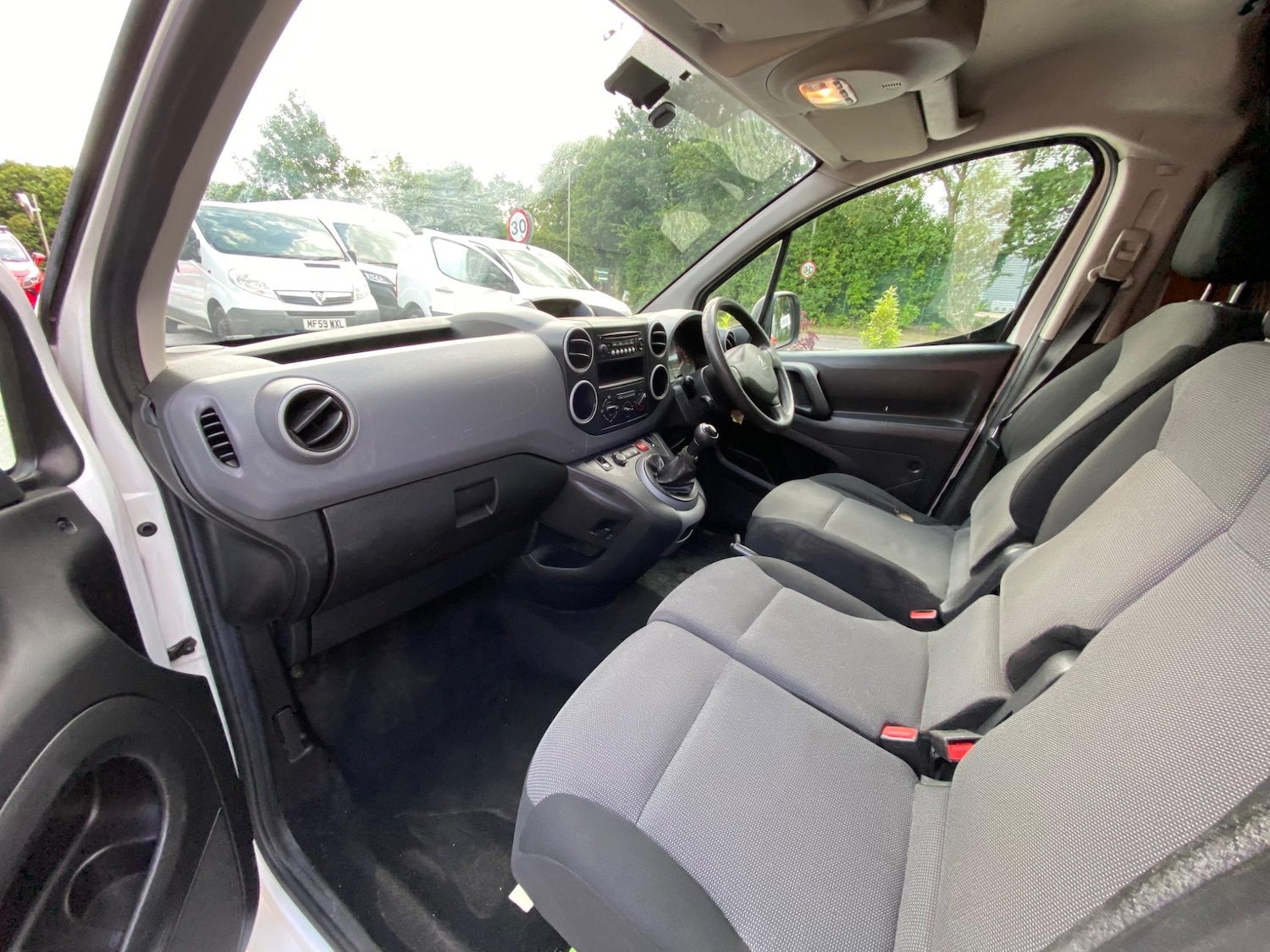 Used Peugeot Partner 2017 for sale - 76994412: Photo 36