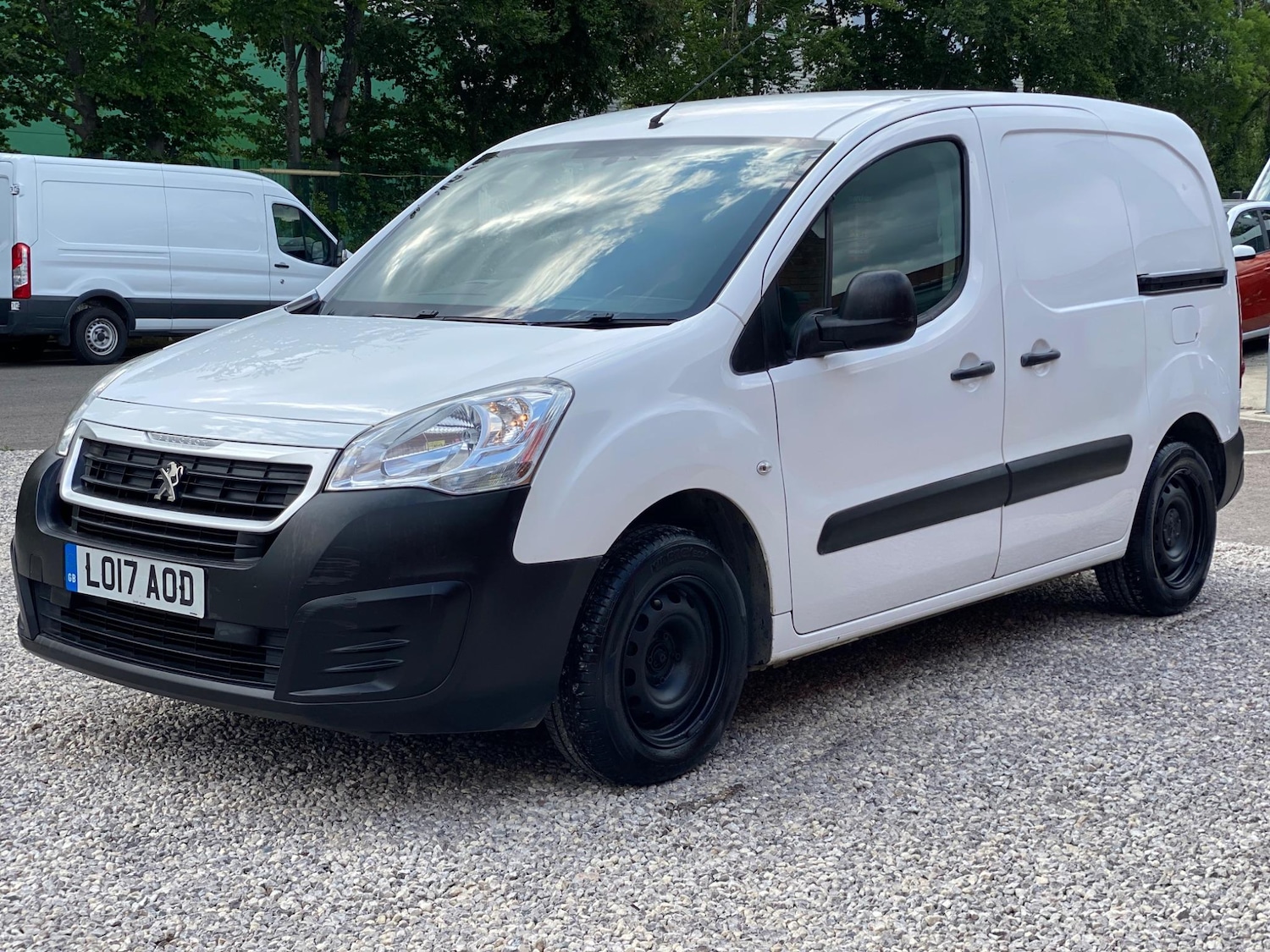 Used Peugeot Partner 2017 for sale - 76994412: Photo 4