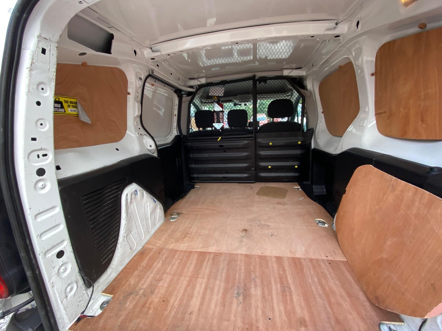 Used Peugeot Partner 2017 for sale - 76994412: Photo 42