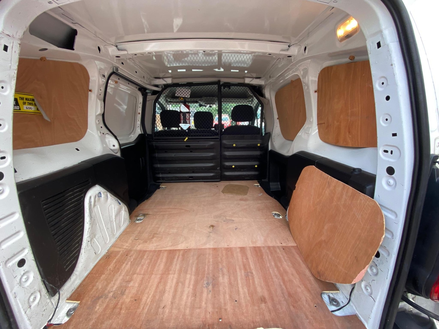 Used Peugeot Partner 2017 for sale - 76994412: Photo 45