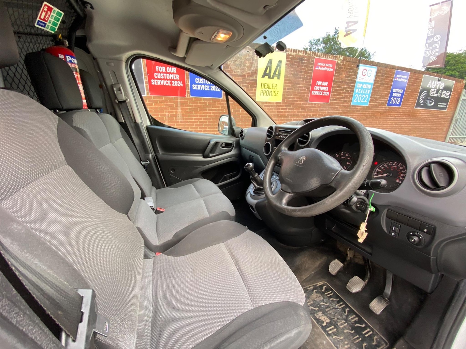 Used Peugeot Partner 2017 for sale - 76994412: Photo 6