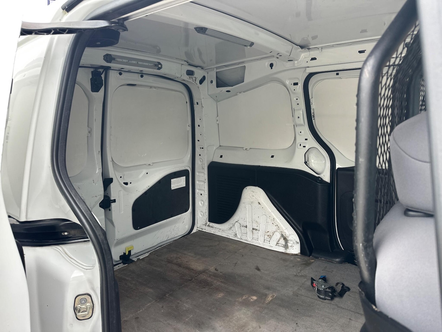 Used Peugeot Partner 2015 for sale - 77683658: Photo 10