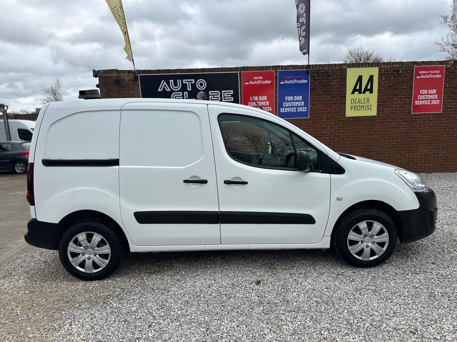 Used Peugeot Partner 2015 for sale - 77683658: Photo 21