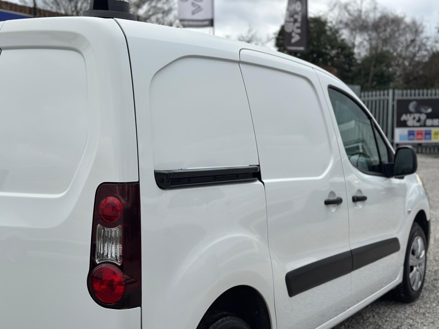 Used Peugeot Partner 2015 for sale - 77683658: Photo 25