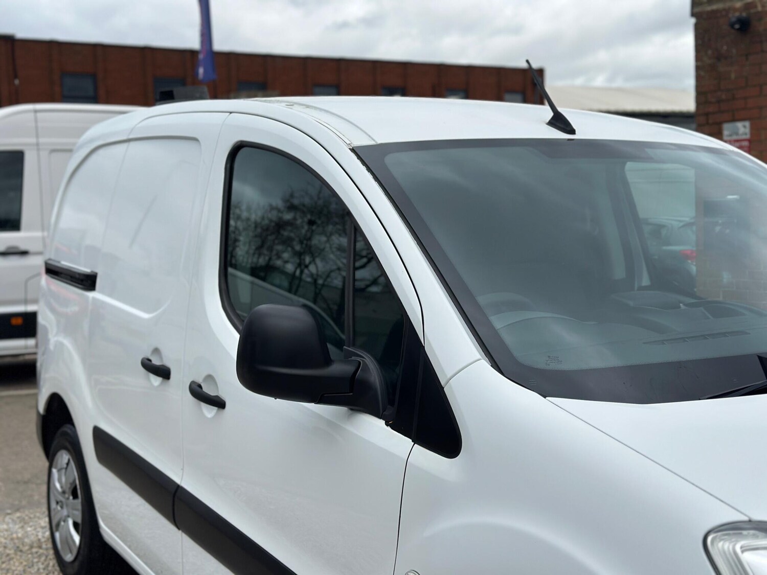 Used Peugeot Partner 2015 for sale - 77683658: Photo 33