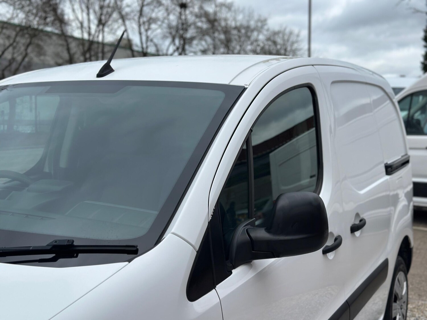 Used Peugeot Partner 2015 for sale - 77683658: Photo 37