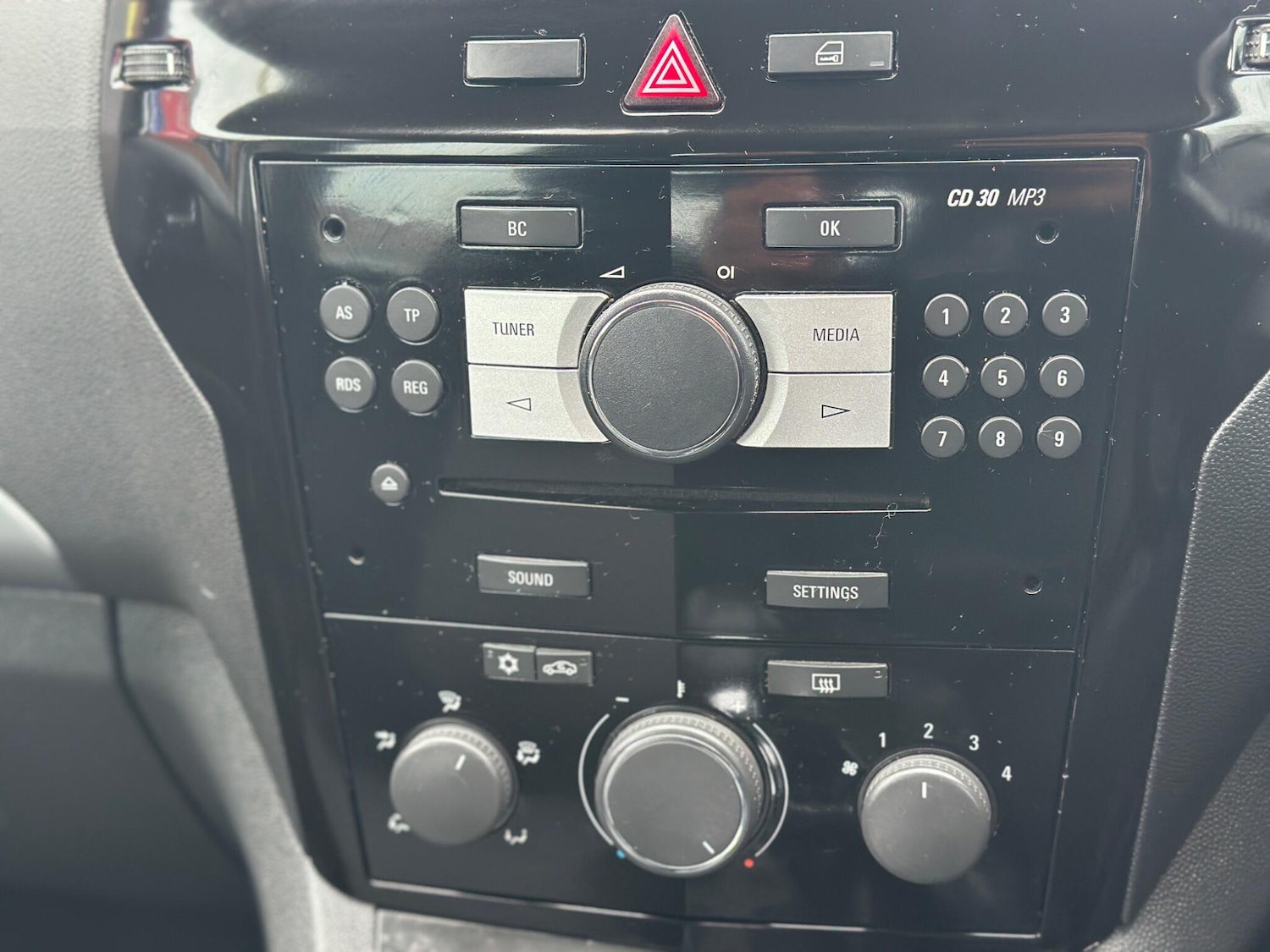 Used Vauxhall Zafira 2014 for sale - 77853007: Photo 51