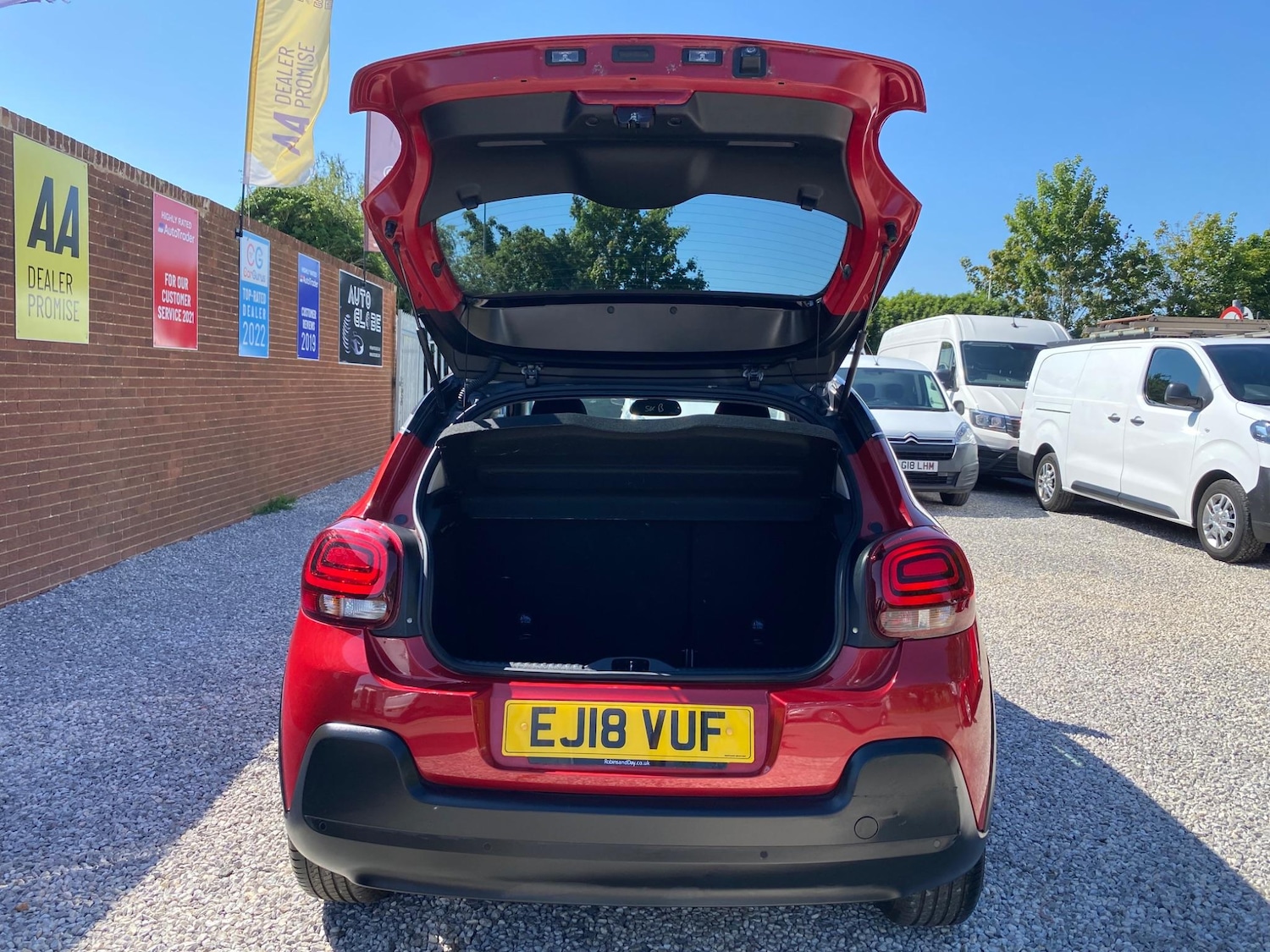 Used Citroen C3 2018 for sale - 76987639: Photo 12