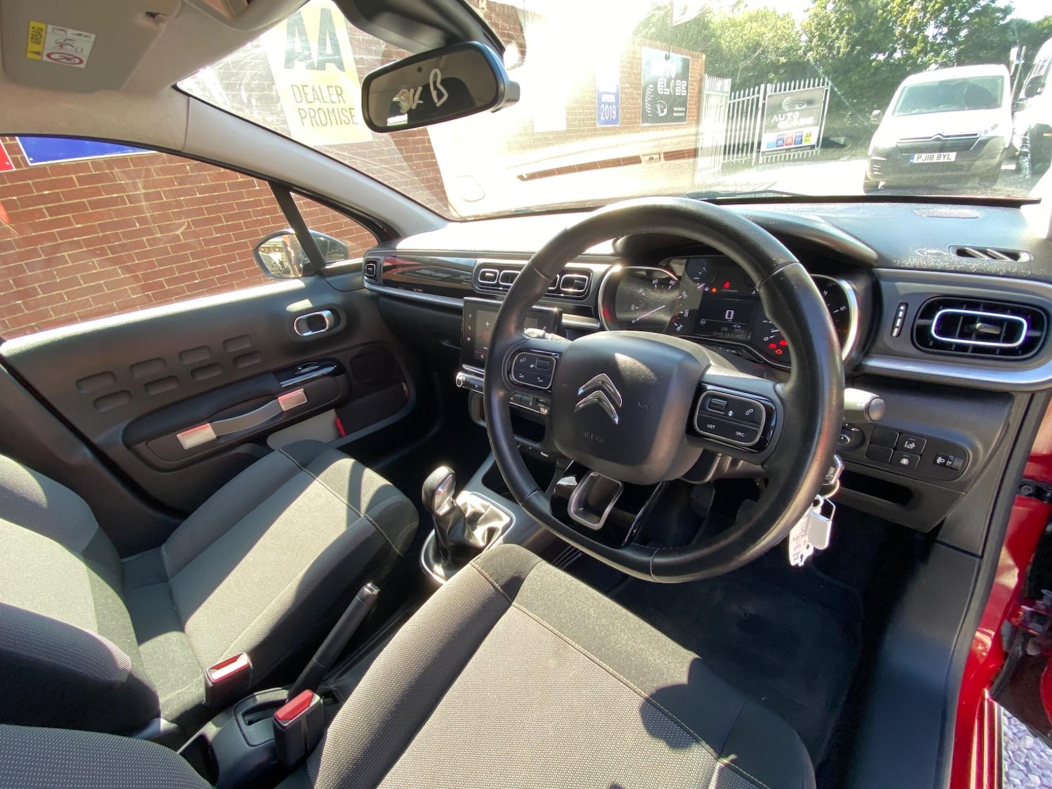 Used Citroen C3 2018 for sale - 76987639: Photo 7