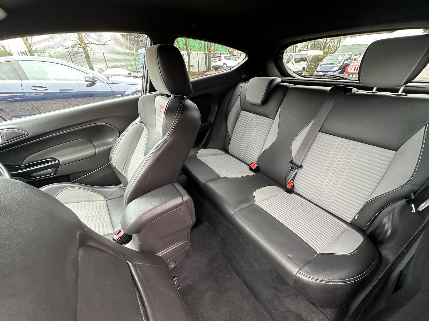 Used Ford Fiesta 2013 for sale - 77625039: Photo 38