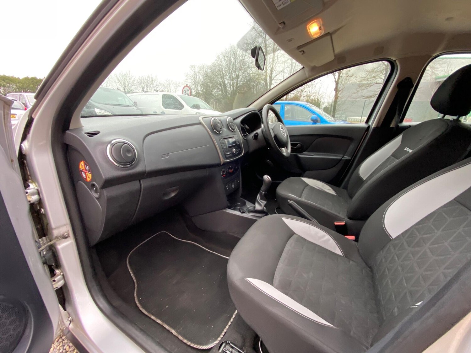 Used Dacia Sandero Stepway 2015 for sale - 77468823: Photo 40