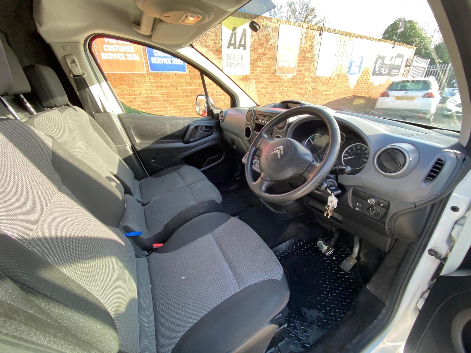 Used Citroen Berlingo 2018 for sale - 77468824: Photo 2