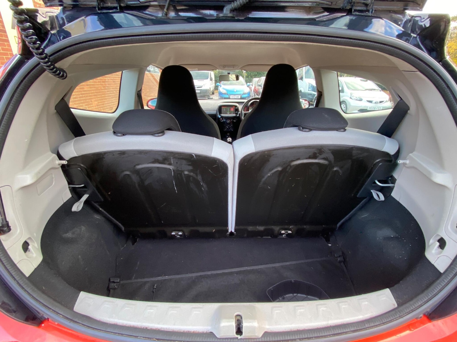 Used Toyota AYGO 2015 for sale - 76992935: Photo 41