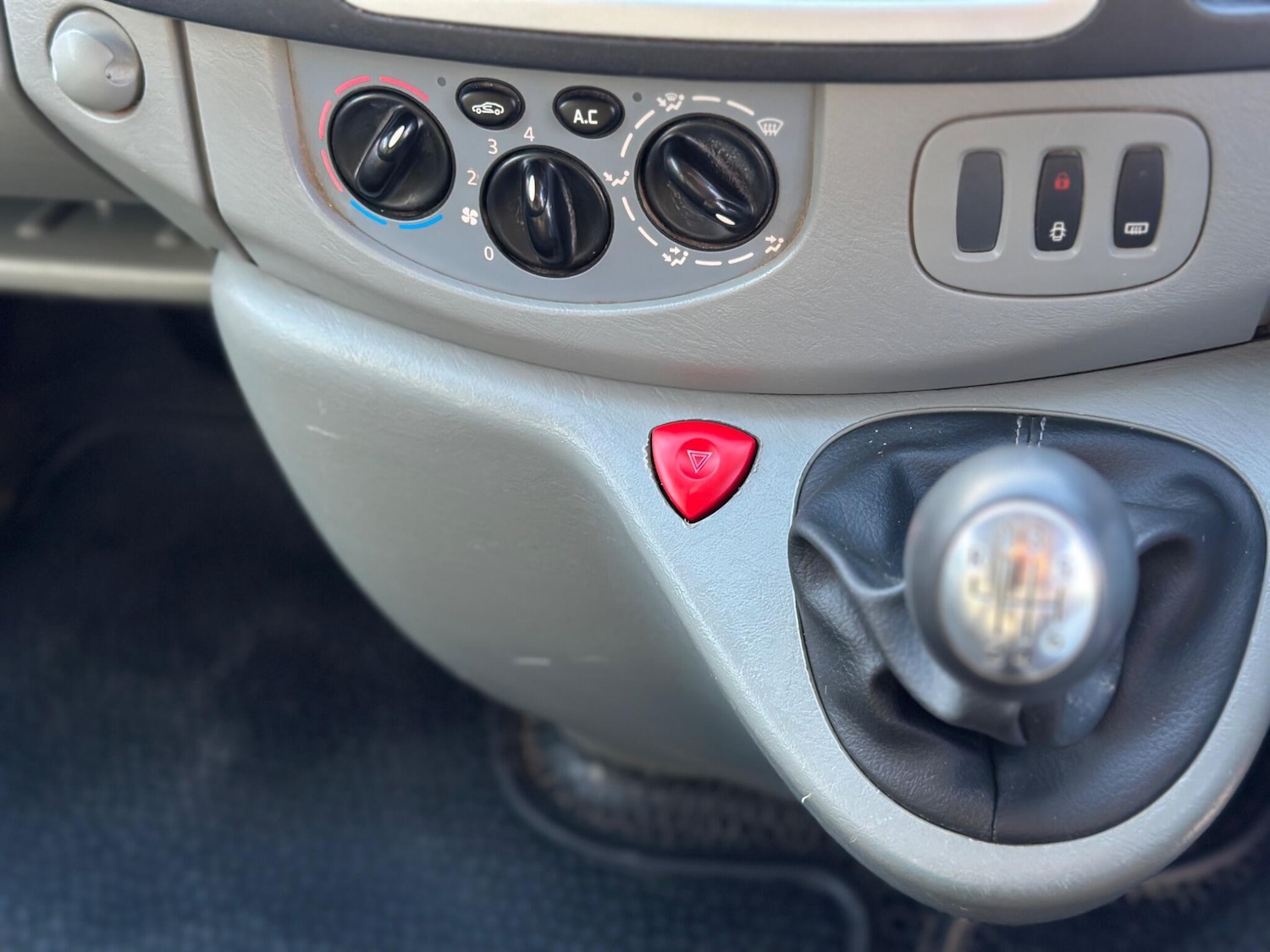 Used Vauxhall Vivaro for sale - 77683929: Photo 42