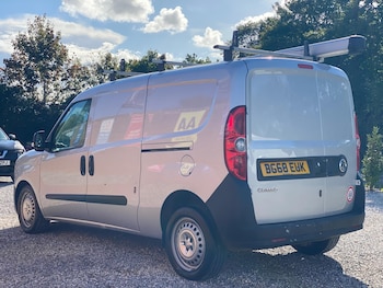 Used Vauxhall Combo 2018 for sale - 77538064: Photo