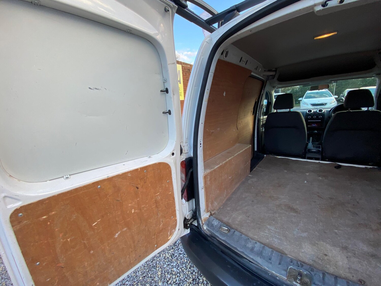 Used Volkswagen Caddy 2015 for sale - 77574007: Photo 13