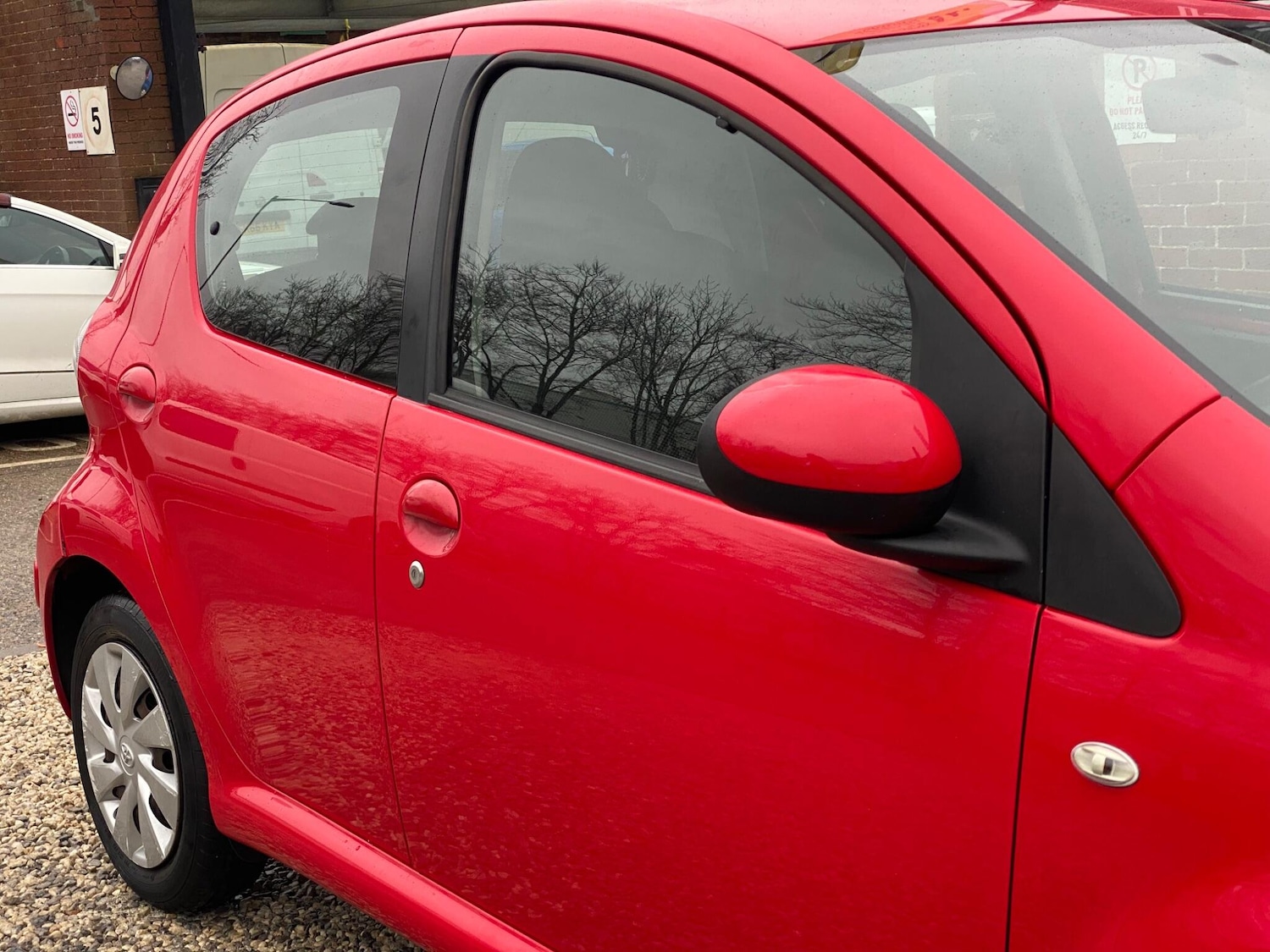 Used Toyota AYGO 2014 for sale - 77925715: Photo 42