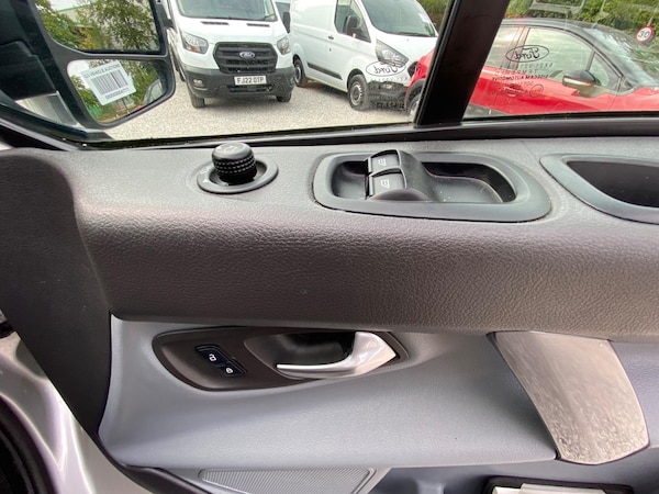 Used Ford Transit Custom 2017 for sale - 75658969: Photo 34