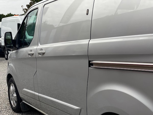 Used Ford Transit Custom 2017 for sale - 75658969: Photo 42