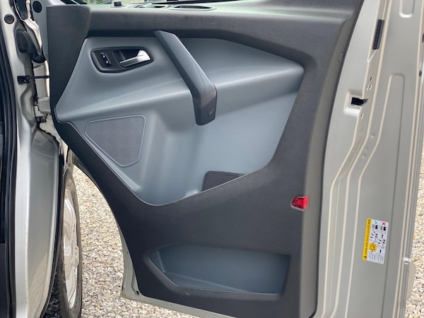 Used Ford Transit Custom 2017 for sale - 75658969: Photo 45