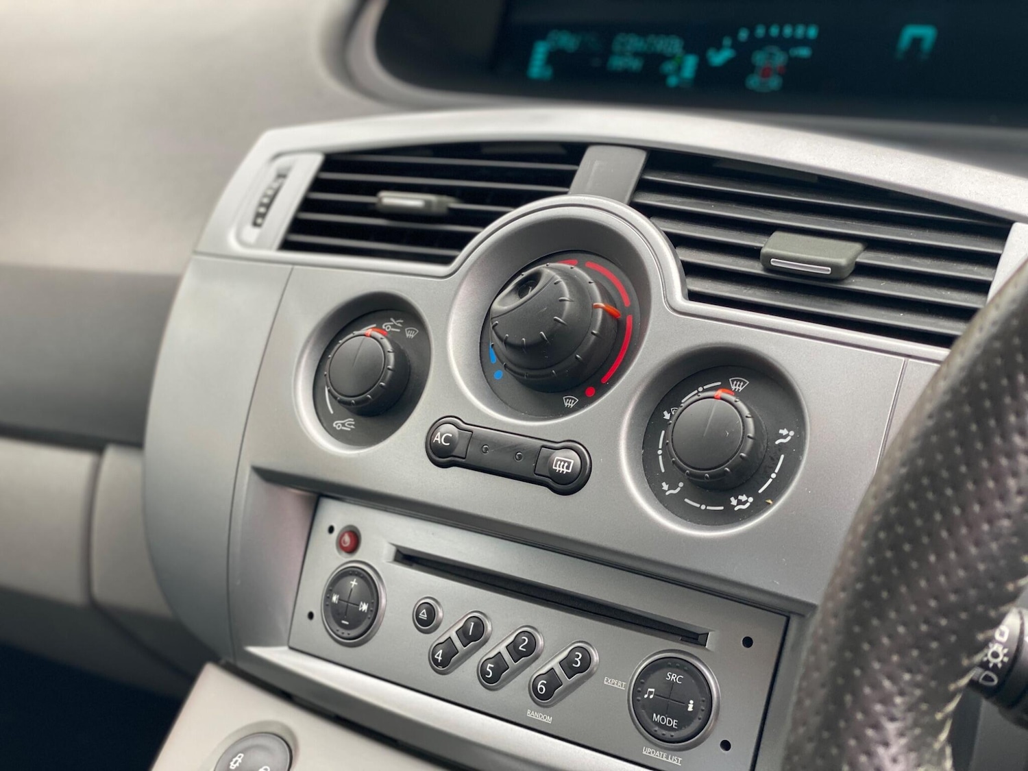 Used Renault Scenic 2008 for sale - 76398825: Photo 23