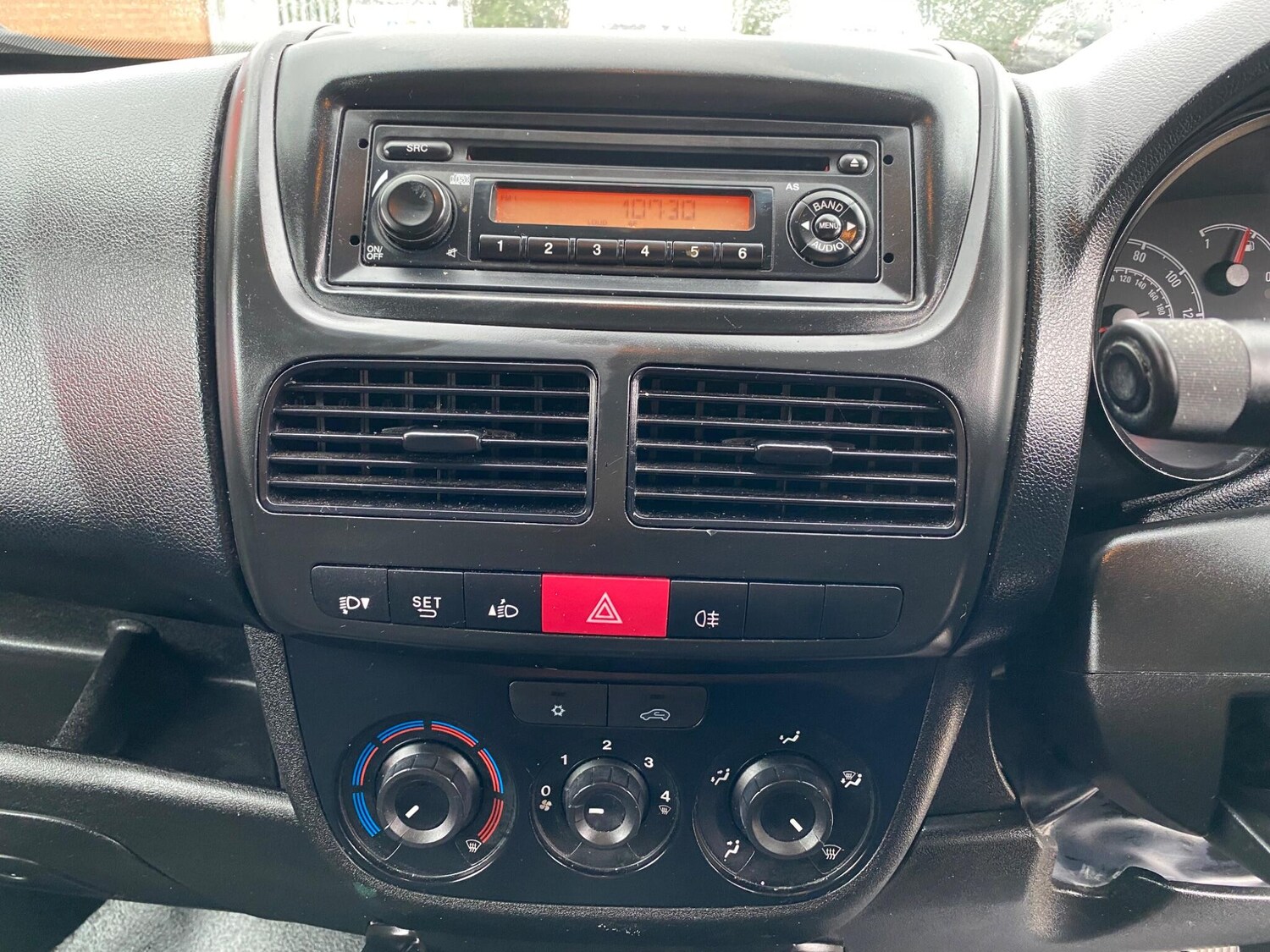 Used Vauxhall Combo 2018 for sale - 75782000: Photo 36
