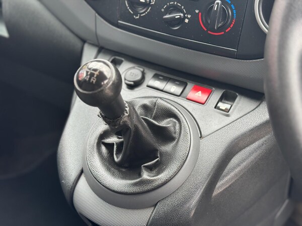 Used Peugeot Partner 2017 for sale - 75400517: Photo 36